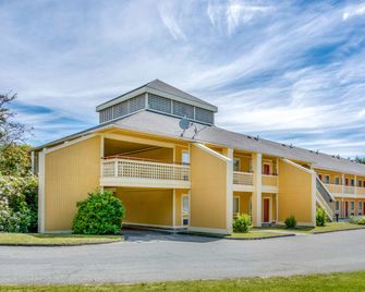 Econo Lodge Freeport - Brunswick Area - Freeport - Gebäude