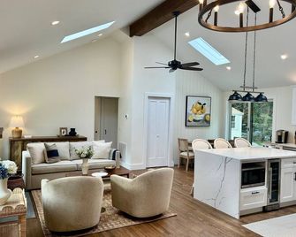 Charming Modern Cottage by the Bay and Beach - 3 bedroom/2 baths - Hampton Bays - Hampton Bays - Living room