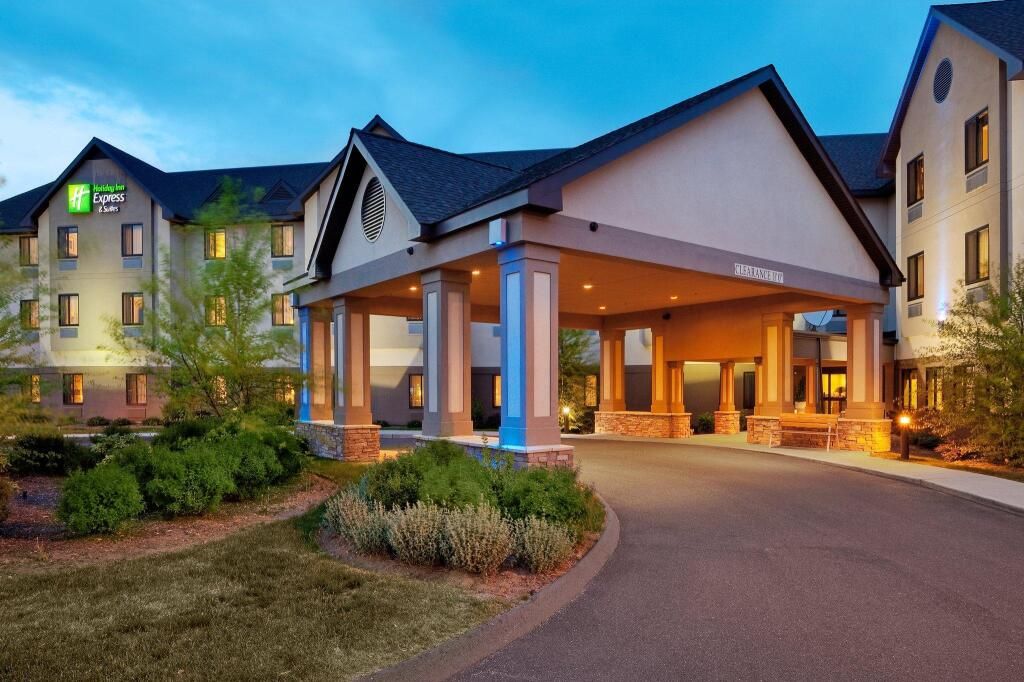 هوليداي إن إكسبرس آند سويتس برادلي أيربورت باي آيتش جي - ويندسور لوكس - مبنى