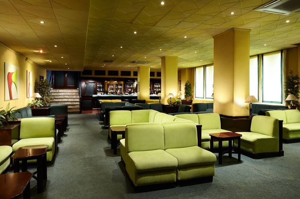 La Barracuda - טורמולינוס - טרקלין