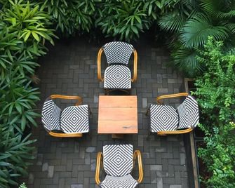 Sailomyen Hostel - Vientiane - Patio