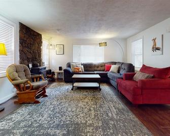 Fox Hollow - West Yellowstone - Sala de estar