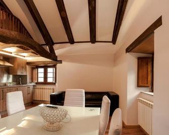 Apartamentos Casa Ramoncin - A Pontenova - Comedor