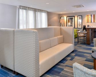 Holiday Inn Express Rochester - University Area By IHG - Rochester - Lounge
