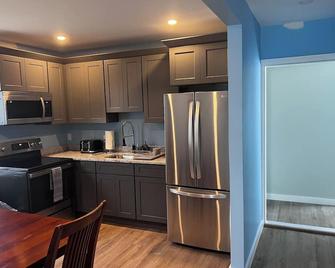 Almira Properties Apartments - Providence - Kitchen