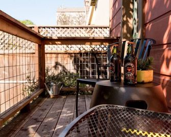 Historic Santa Rosa Cottage - Santa Rosa - Balcony