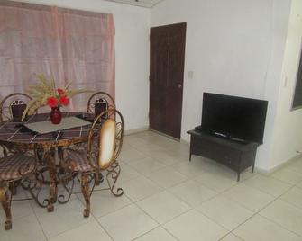 crowned furnished apartments - Las Lajas (Panamá) - Comedor