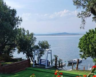 Qcunda Otel Restorant - Ayvalık - Balcón