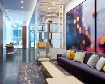 The Central at 5th, a Hilton Club - Studio Premier Plus - SXP - New York - Lobby
