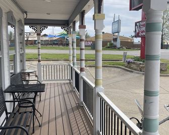 Branson Victorian Inn - Branson - Patio