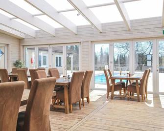 Nice home in Kosta with WiFi - Kosta - Restaurante