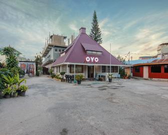 OYO 799 Hotel Dieng - Berastagi - Edificio