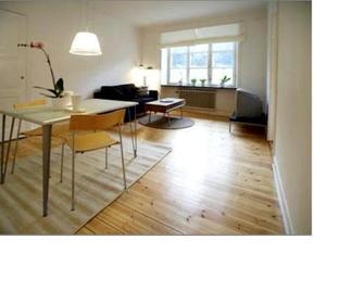 Stockholm Checkin Apartment Fridhemsplan - Stockholm - Dining room