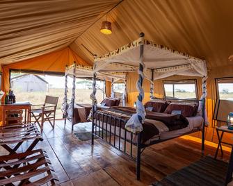 Mawe Luxury Tented Camp - Seronera - Bedroom