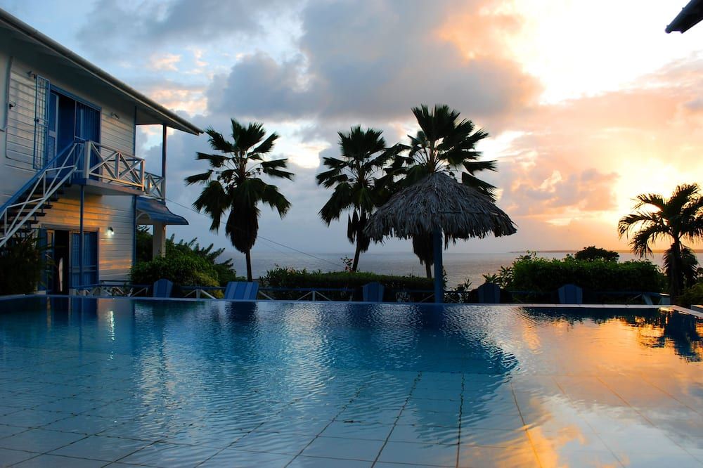 Half Moon Blue Hotel - Scarborough - Piscina