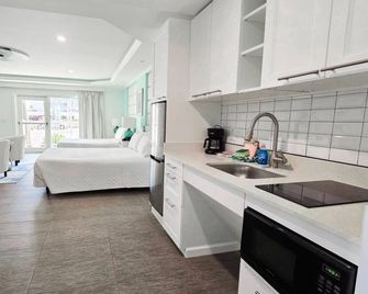 Island House Resort Hotel - North Redington Beach