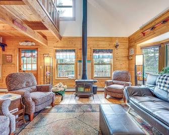 Deck, Fire Pit and Grill Log Cabin in Black Hawk - Black Hawk - Sala de estar