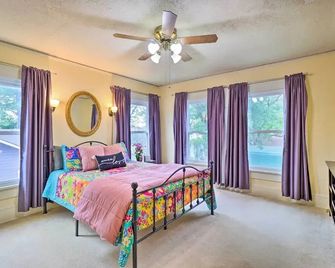 1920s Corsicana Home - Spacious Group Getaway! - Corsicana