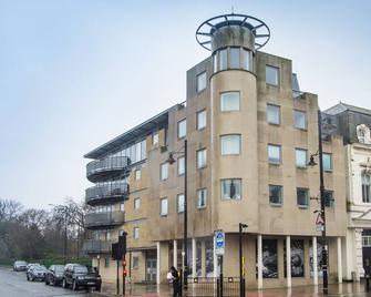 Sunderland City Centre Luxury Apartment with Balcony, Park and City centre views - Sunderland - Building