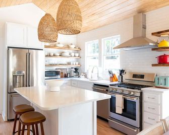 106 the Church St Collection with pool - Fairhope - Cocina