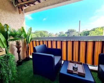 Studio Fréjus au Cœur de St-aygulf à 200m la mer - Fréjus - Balcony