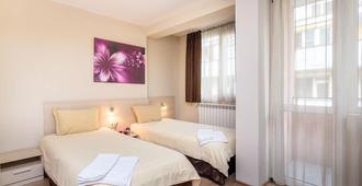 Family Hotel Madrid - Sofia - Sypialnia