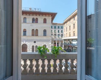 Suite Del Cardinale By Myhomeincomo - Como - Balkong