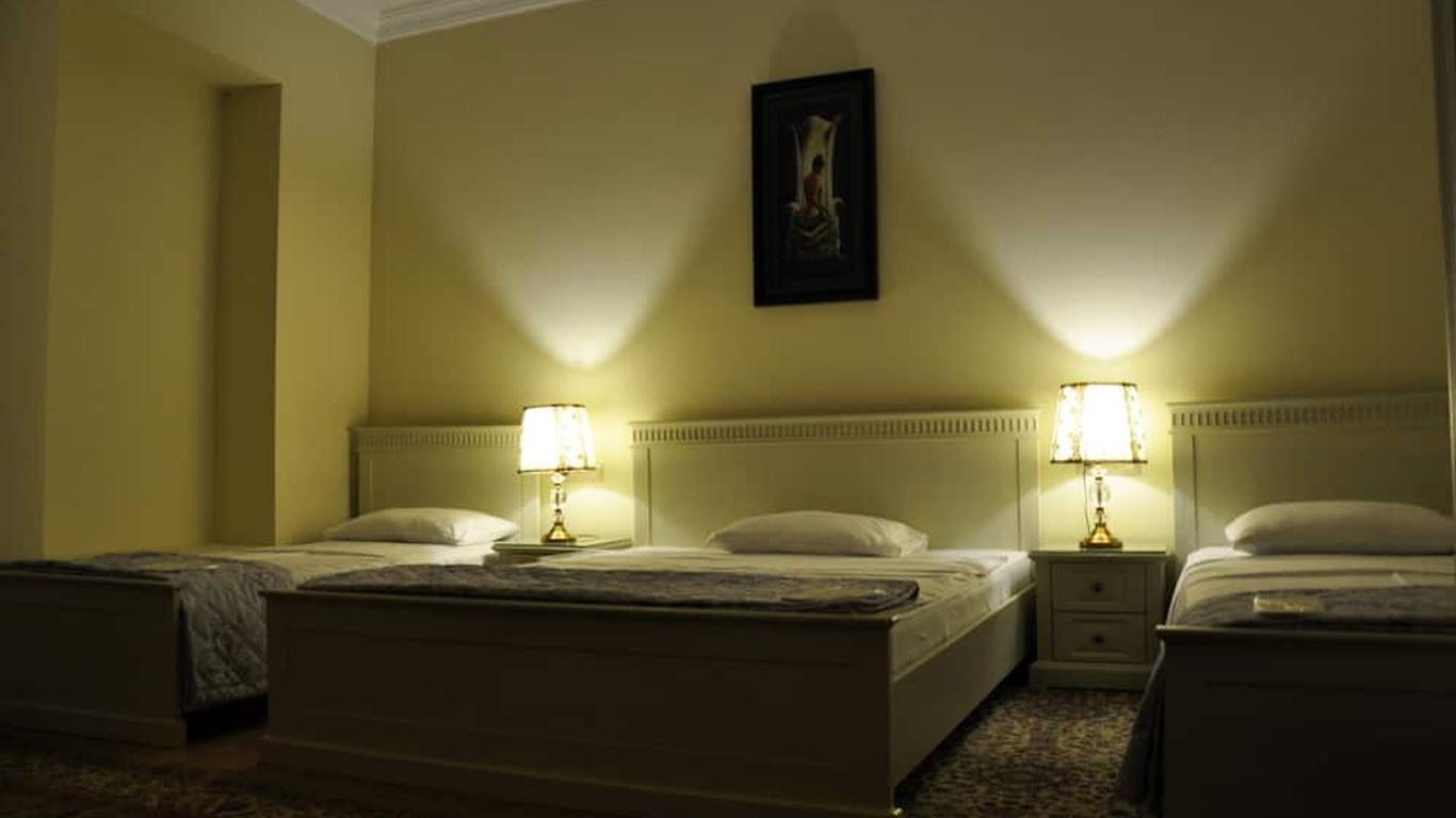 Crown Hotel
