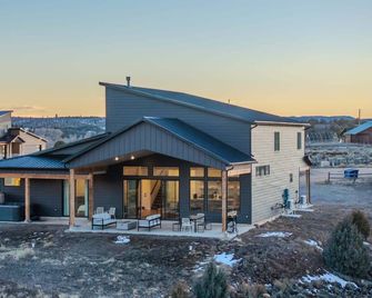 The Cliffs - Bryce Canyon-Zion- Hot Tub- Family Home Sleeps 10 - Hatch - Gebouw
