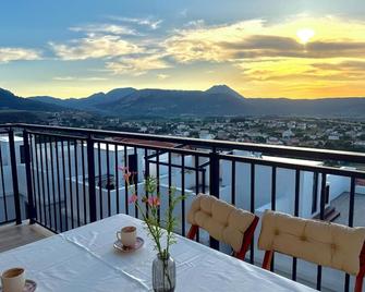 Deniz ve Dağ manzaralı 2+1 dubleks daire - Gökçeada - Balcony