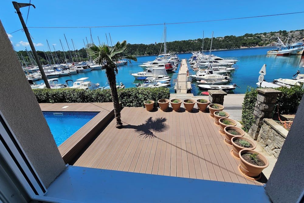 Villa Gaj - אומיסאלי - מרפסת