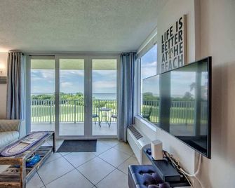 Estero Beach & Tennis Club #203b - Fort Myers Beach - Vardagsrum