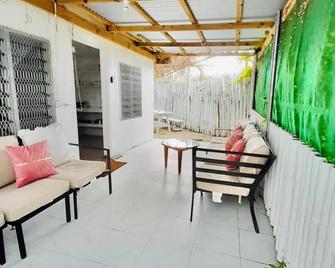 Tonga Cottage - Entire Place 4 Bedrooms with Aircon - Nuku‘alofa