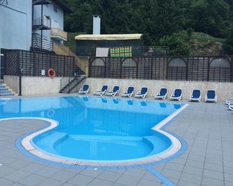 Hotel Ristorante Scaranò - Levico Terme - Pool