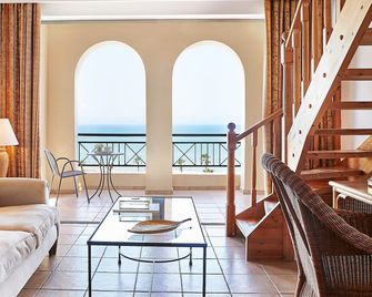 Grecotel Luxme Oasis At Riviera Olympia & Aqua Park - Kyllini - Wohnzimmer