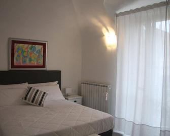 La Terrazza Vercelli Bed & Charme - Vercelli - Bedroom