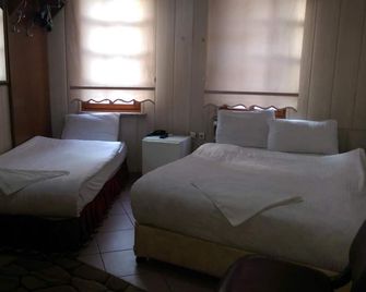 Mevlana Hotel - Konya - Ložnice
