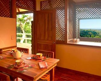 Casa Jungla- Cabana Natural Vista Al Mar - San José Pinilla - Comedor