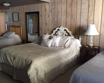 Peaceful, private setting on a beautiful lake. Just added central A/C and Wi-Fi - Hart - Habitación