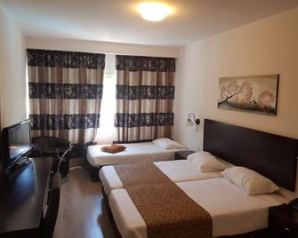 מלון רסטל - טבריה - חדר שינה