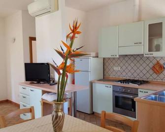 'I Pini' apartments 'Sughera' 'Casina' - Porto Azzurro - Kitchen