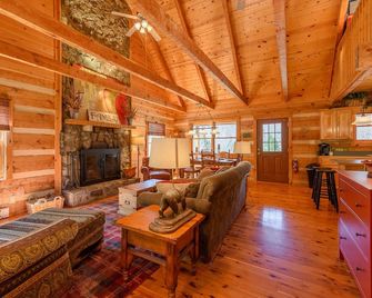 Lakeside At Hawksnest - Seven Devils - Living room