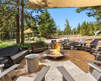 Under Canvas Glacier - Coram - Bâtiment