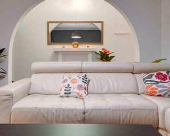 Charming home Apt with private balcony in B'Bugia - Birżebbuġa - Ruang tamu