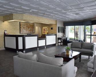 Ramada by Wyndham Savannah Gateway - Savannah - Recepción