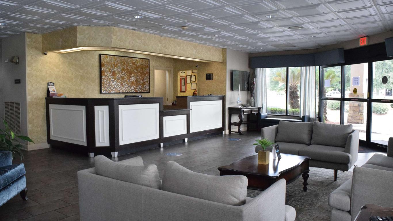 Ramada by Wyndham Savannah Gateway