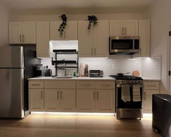Modern & Spacious 1 Bedroom Apartment! - Queens - Kitchen