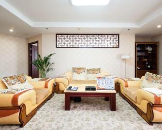 Long Yun New Century Hotel - Wuhu - Wohnzimmer