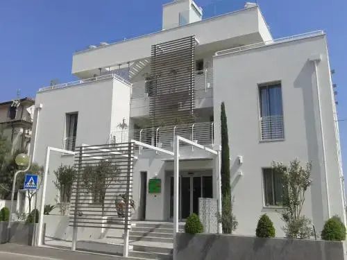 هوتل مادالو