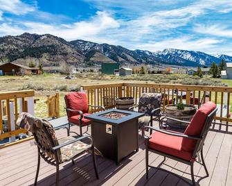 Large House with 2 King Beds, Game Room and Deck, 60 minutes from Jackson Hole - Thayne - Balcony